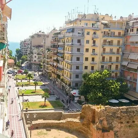 Апартаменты Luxury At Navarino Square Салоники