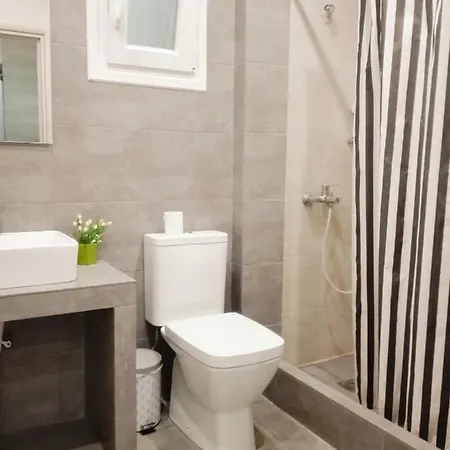 Апартаменты Luxury At Navarino Square *